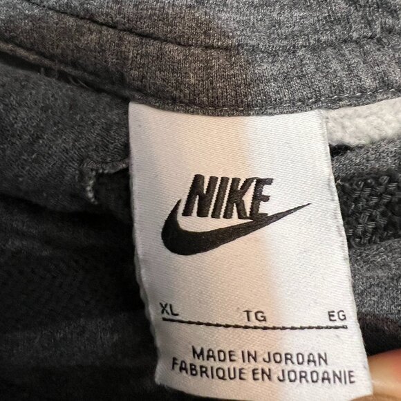 Nike Men’s XL Pullover Hoodie Dark Gray Fleece Sweatshirt athletic wear - Picture 4 of 9